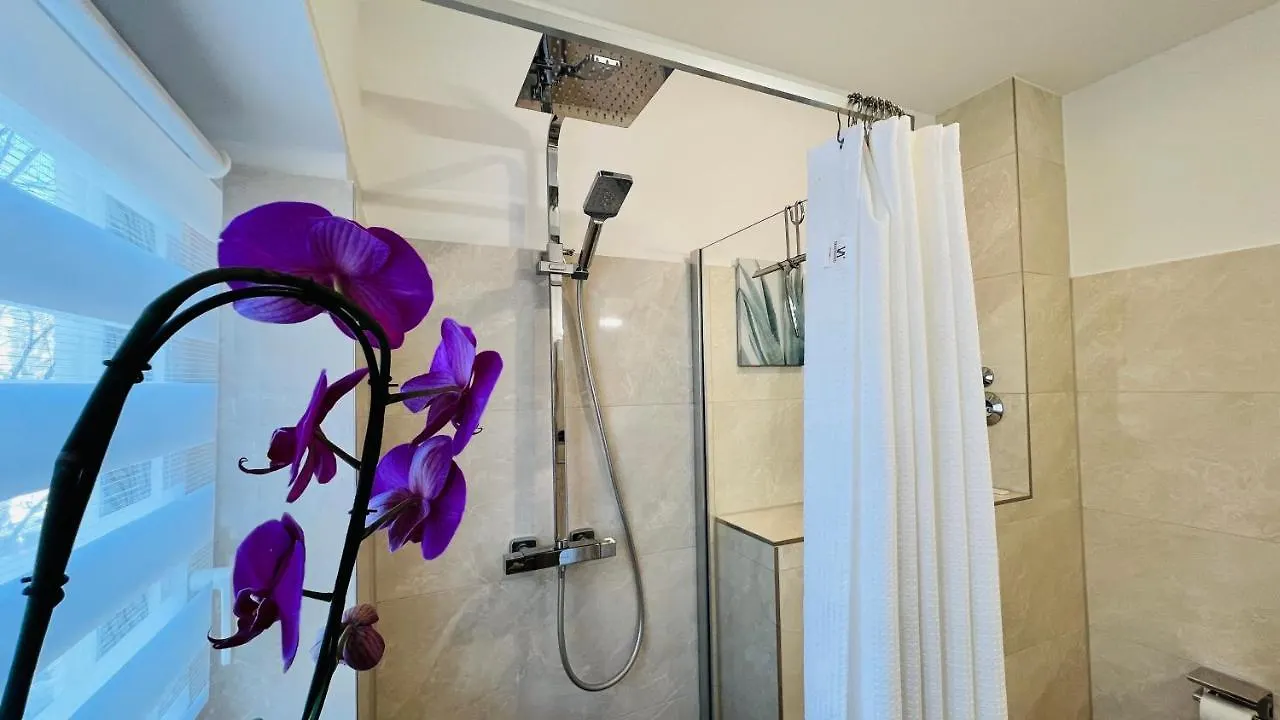 Central Designer 3 Room Apt With Terrace & Parking Berlin